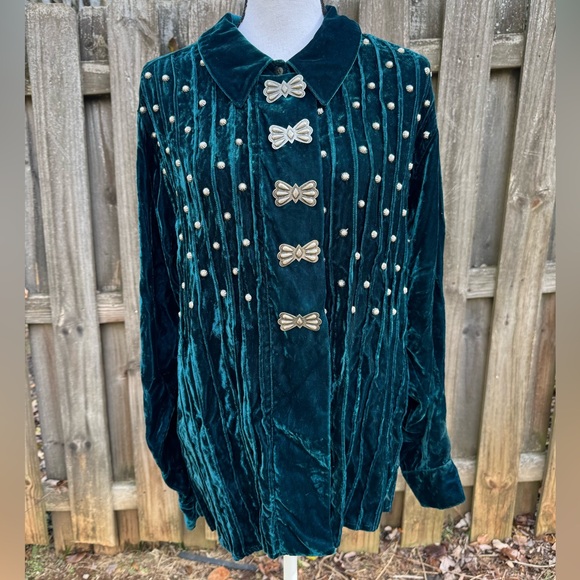 Double D Ranch Forest Green Velvet Shirt w/Metal Bows and Studding Size Medium - Picture 7 of 11